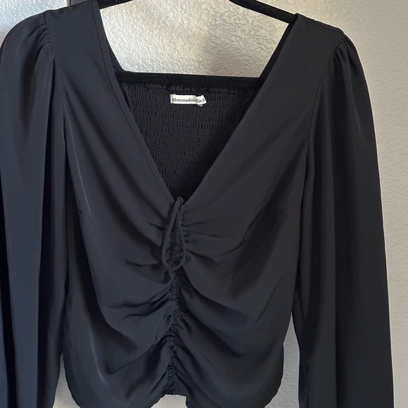 Abercrombie cinch front top - Picture 2 of 4